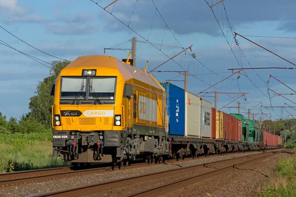 ASR CARGO logolu yük treni konteyner taşırken
